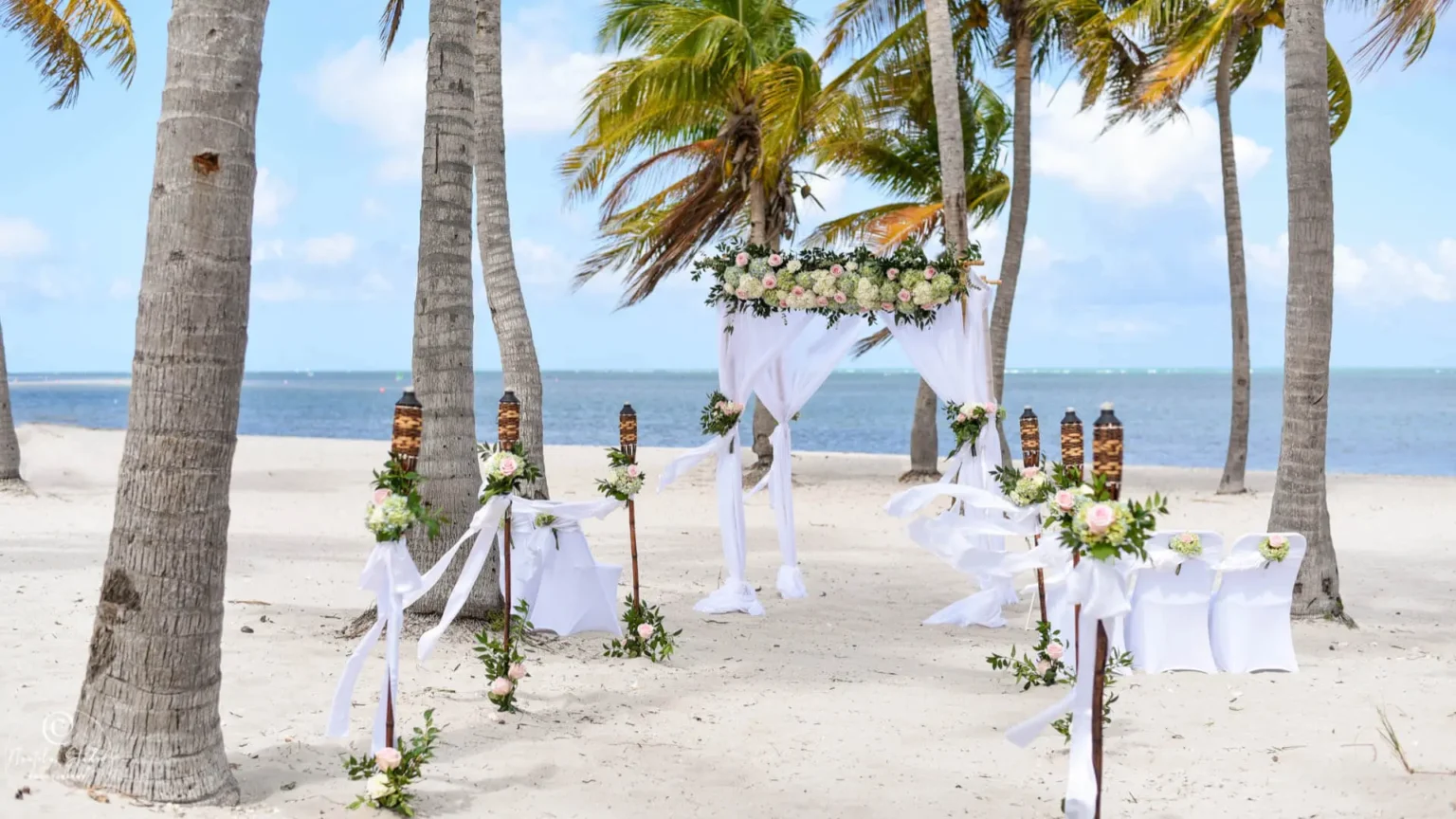 luxury-beach-wedding.jpg